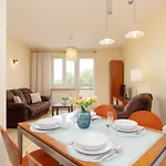 Spacious & Quiet 1 Bedroom In By Renters شقة *