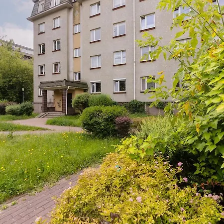 Spacious & Quiet 1 Bedroom In By Renters Appartamento Pruszków