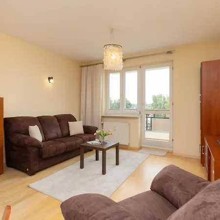 Apartment Spacious & Quiet 1 Bedroom In By Renters