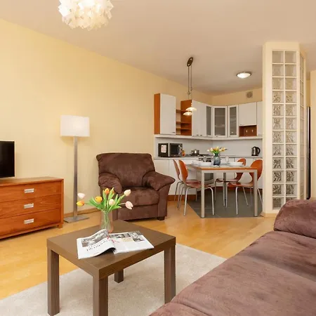 Spacious & Quiet 1 Bedroom In By Renters