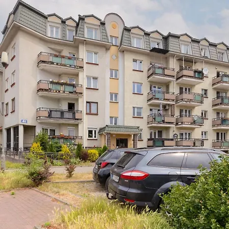 Spacious & Quiet 1 Bedroom In By Renters *