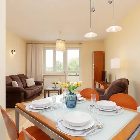 Spacious & Quiet 1 Bedroom In By Renters Daire *