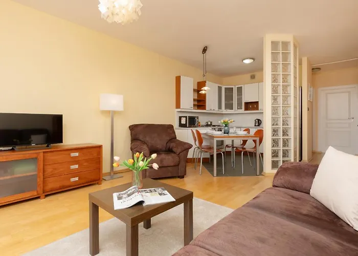 Spacious & Quiet 1 Bedroom In By Renters