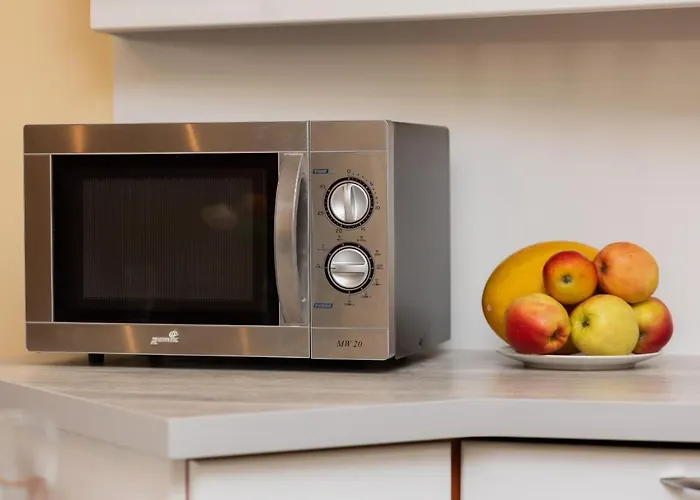 Spacious & Quiet 1 Bedroom In By Renters Daire