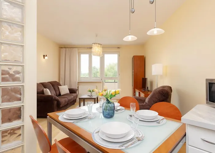 Spacious & Quiet 1 Bedroom In By Renters Daire *