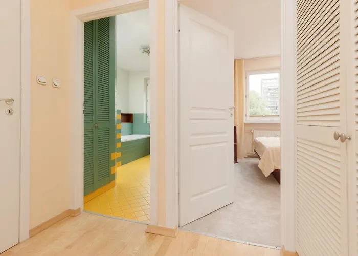 Daire Spacious & Quiet 1 Bedroom In By Renters Pruszków