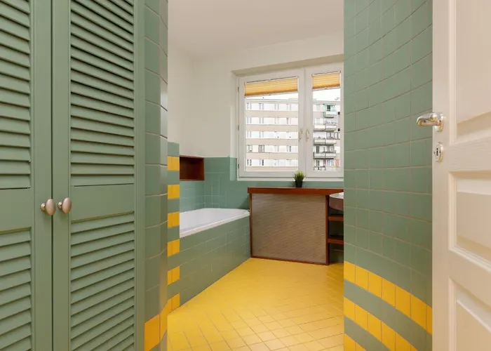 Spacious & Quiet 1 Bedroom In By Renters